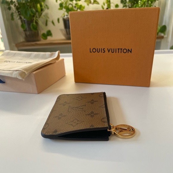 Louis Vuitton Reverse Monogram Romy card holder

Like new- never used - Picture 4 of 12